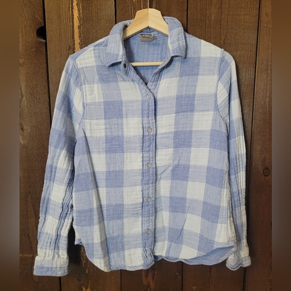 Faherty Women's Soft Twill Organic Cotton Reversible Shirt - Picture 2 of 5